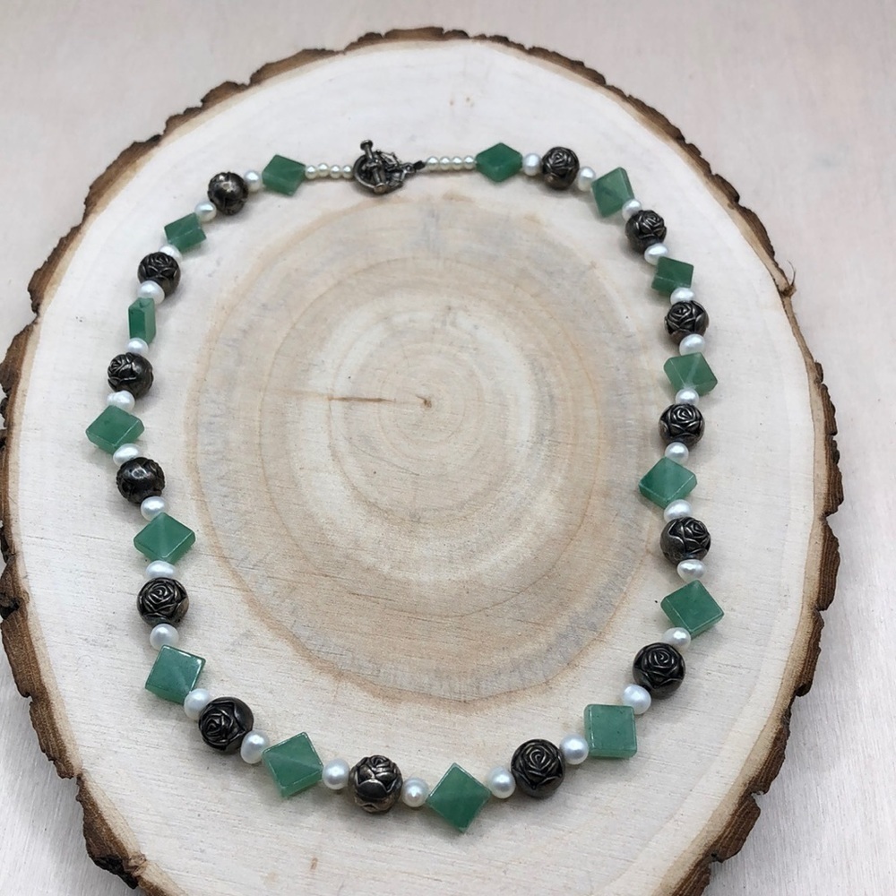 Vintage artisan beaded stone and pearls necklace sterling silver 925 clasp.